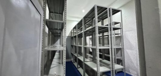 Hasil Perakitan Rak Besi Gudang 100x50x270 cm 5 Susun Menggunakan Tiang 4×6 cm, Lebih Kokoh untuk Penyimpanan Komputer