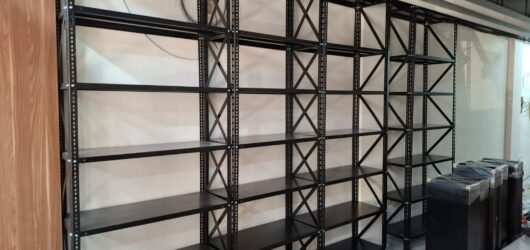 Project Rak Besi Laundry Jakarta Selatan – Rak Tinggi 3 Meter dengan Tiang 4×6 cm Lebih Kokoh